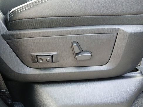 New 2026 RAM 3500 Laramie AWD/4WD image 33