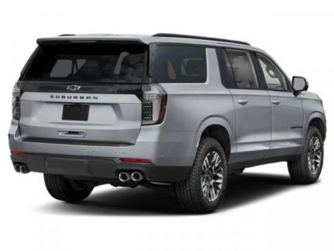 Used 2025 Chevrolet Suburban Z71 AWD/4WD image 2