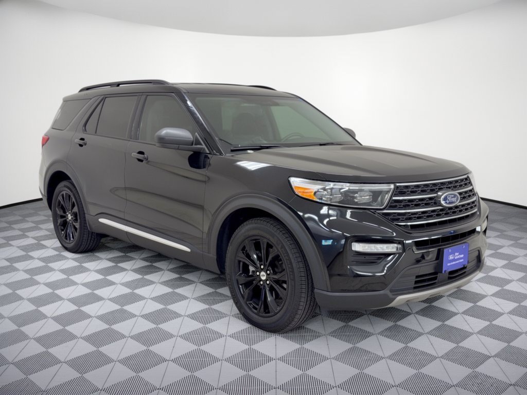 Certified 2023 Ford Explorer XLT w/ Equipment Group 202A RWD image 7