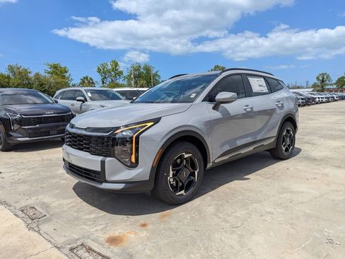New 2026 Kia Sportage EX image 4