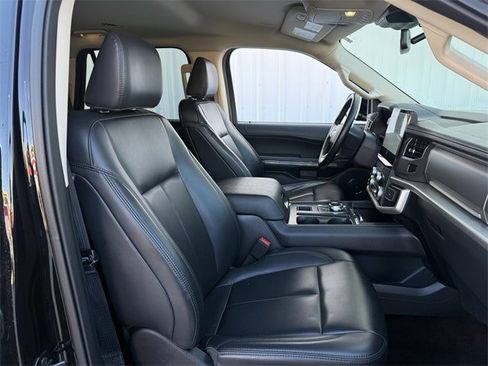 Used 2022 Ford Expedition XLT image 29
