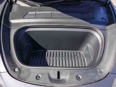 Used 2023 Tesla Model Y Long Range image 27