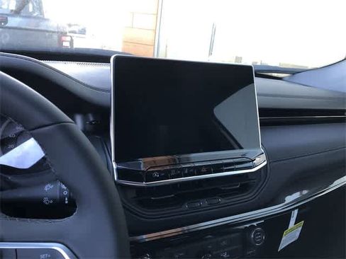 New 2026 Jeep Compass Latitude image 14