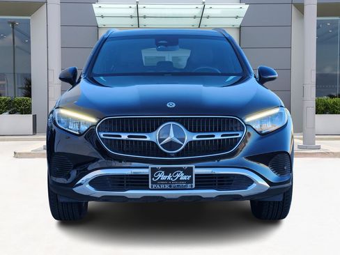 Used 2024 Mercedes-Benz GLC 300 4MATIC image 2