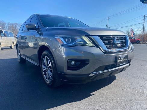 Used 2018 Nissan Pathfinder SL image 3