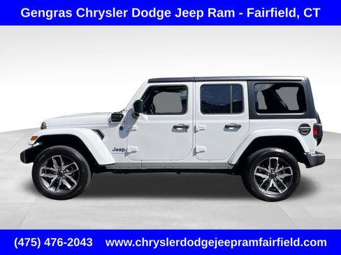 Used 2024 Jeep Wrangler Unlimited w/ Convenience Group AWD/4WD image 4
