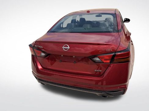 Used 2023 Nissan Altima 2.0 SR FWD image 4