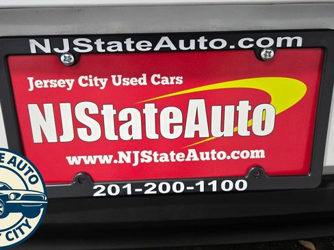 Used 2018 Hyundai Elantra GT FWD image 26