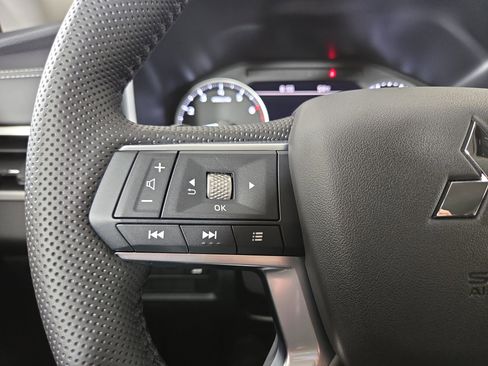 New 2026 Mitsubishi Outlander SE image 14