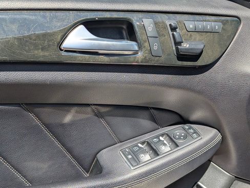 Used 2016 Mercedes-Benz GL 450 4MATIC image 23