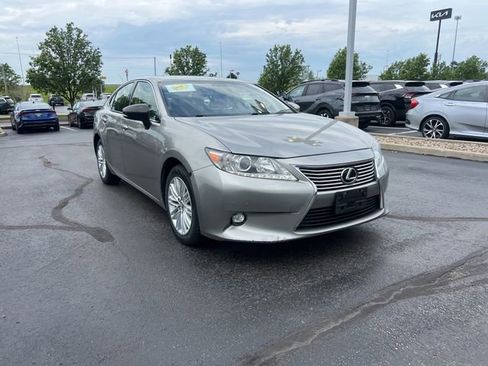 Used 2015 Lexus ES 350 w/ Luxury Package FWD image 7