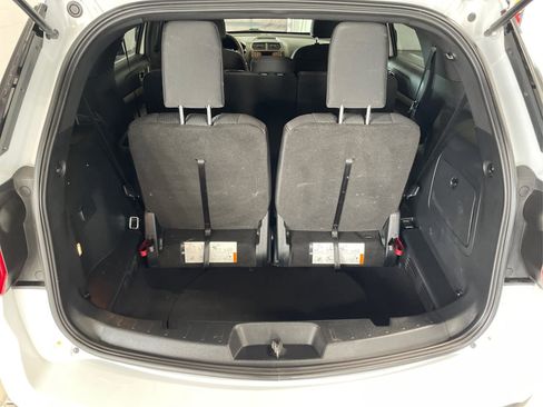 Used 2017 Ford Explorer XLT image 12