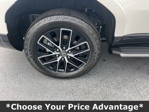 Used 2024 Lexus GX 550 w/ Accessory Package (Z1) image 12