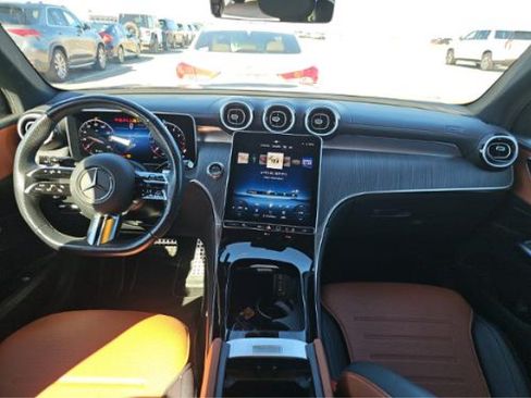 Used 2025 Mercedes-Benz GLC 300 w/ AMG Line image 6