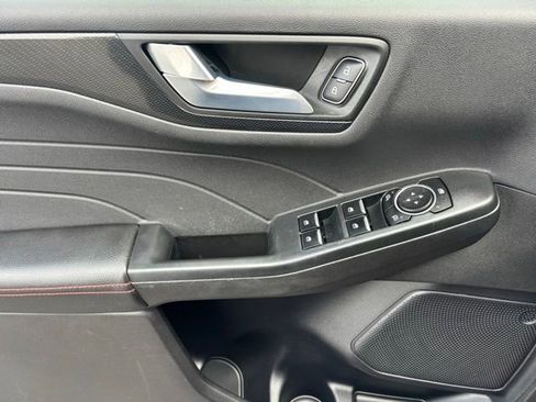 Used 2023 Ford Escape ST-Line Select AWD/4WD image 9