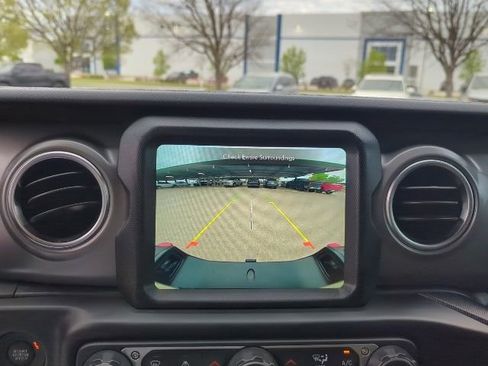 Used 2022 Jeep Gladiator Rubicon w/ LED Lighting Group image 8