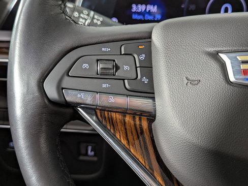 Used 2022 Cadillac Escalade Premium Luxury image 35