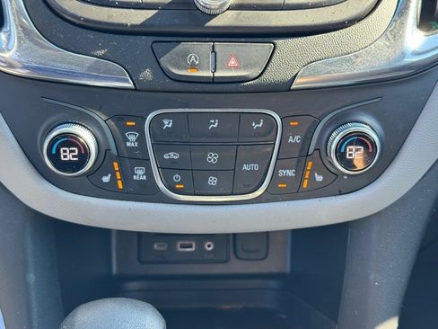 Used 2022 Chevrolet Equinox LT image 21