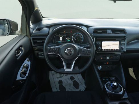 Used 2018 Nissan Leaf SV FWD image 21
