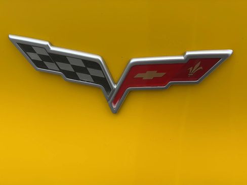 Used 2006 Chevrolet Corvette Z06 w/ Preferred Equipment Group RWD image 32