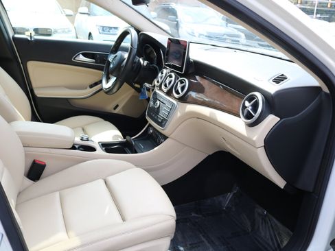 Used 2016 Mercedes-Benz GLA 250 image 47