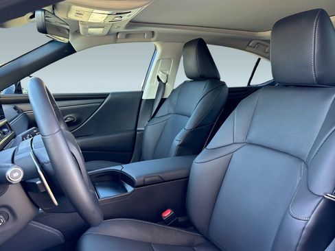 Certified 2025 Lexus ES 350 w/ Premium Package image 21