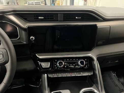 New 2026 GMC Sierra 1500 Denali AWD/4WD image 9