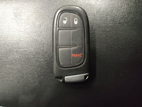 Used 2019 Jeep Cherokee Latitude Plus image 32