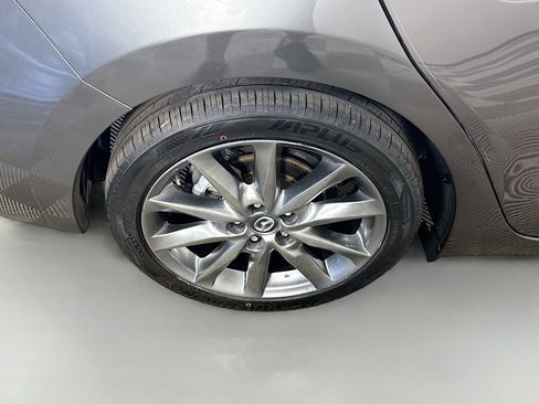 Used 2018 MAZDA MAZDA3 Touring image 33