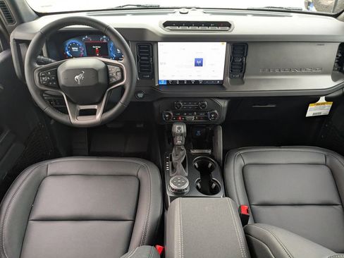 New 2025 Ford Bronco Badlands image 15