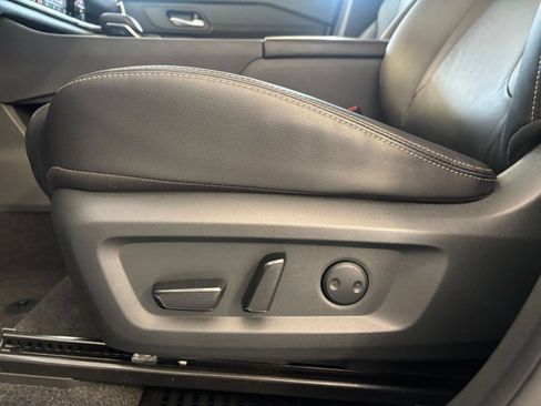 Used 2026 Nissan Rogue SL AWD/4WD image 19