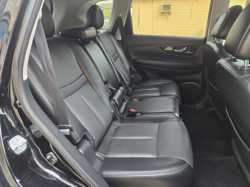 Used 2017 Nissan Rogue SL w/ SL Premium Package image 10