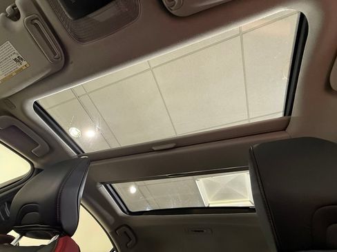 Certified 2024 Toyota Prius Prime FWD image 18