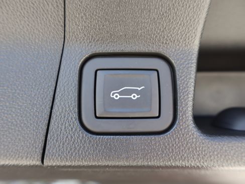 Used 2023 GMC Acadia SLT w/ Elevation Edition FWD image 30