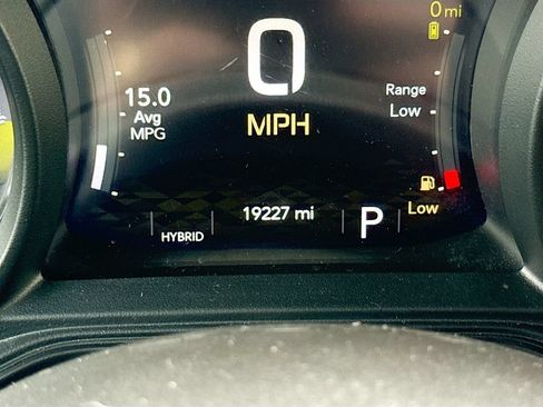 Used 2024 Jeep Wrangler Unlimited Sahara w/ Technology Group AWD/4WD image 15