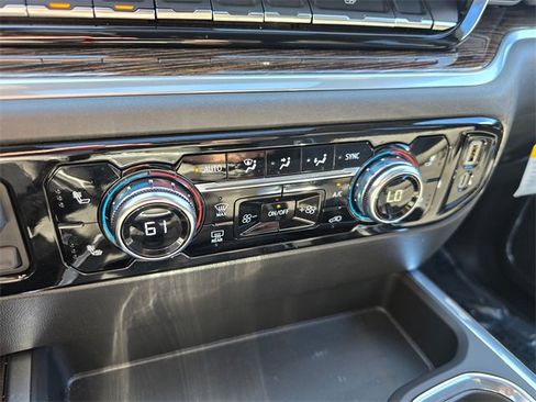 Used 2025 GMC Sierra 1500 Elevation w/ Elevation Premium Package image 31