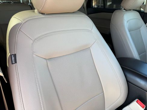 Certified 2023 Ford Explorer Limited image 23