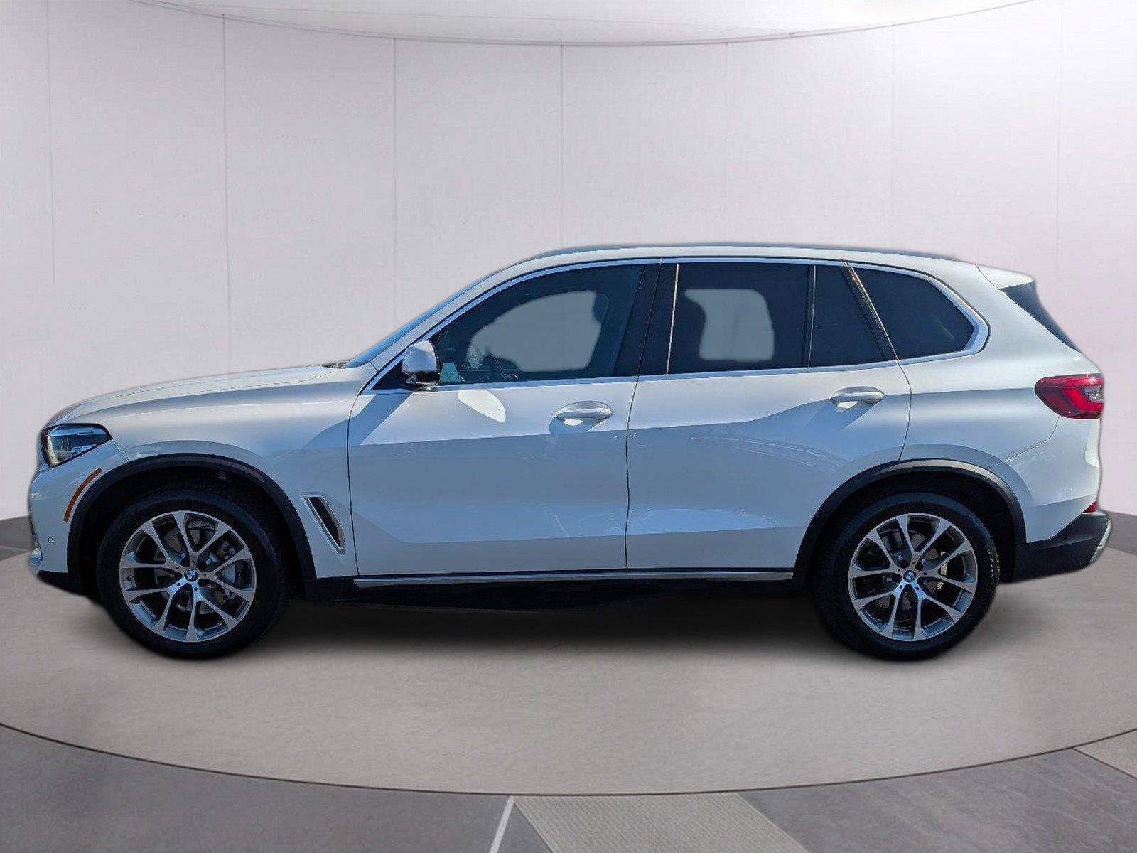 Used 2021 BMW X5 sDrive40i w/ Premium Package RWD image 2