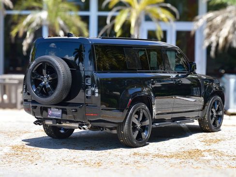 Used 2025 Land Rover Defender 130 V8 AWD/4WD image 14