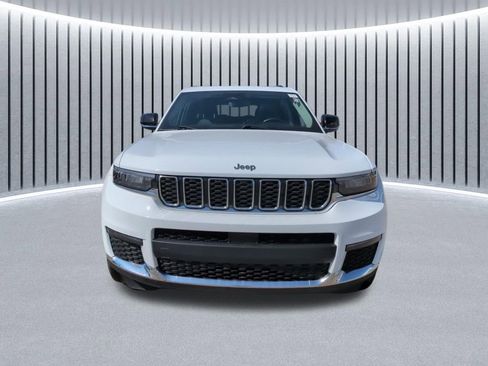 Used 2022 Jeep Grand Cherokee L Limited image 19