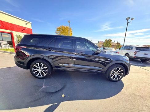 Used 2021 Ford Explorer ST image 3