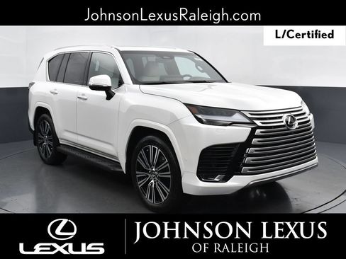 Used 2025 Lexus LX 700h Luxury AWD/4WD image 3