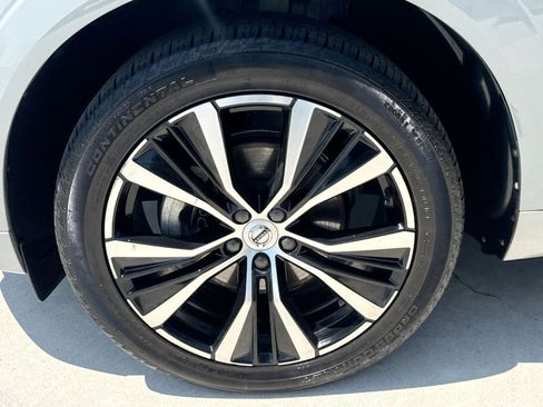 Used 2024 Volvo XC60 B5 Plus w/ Protection Package Premier AWD/4WD image 12