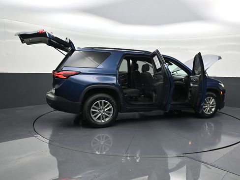 Used 2023 Chevrolet Traverse LT image 33