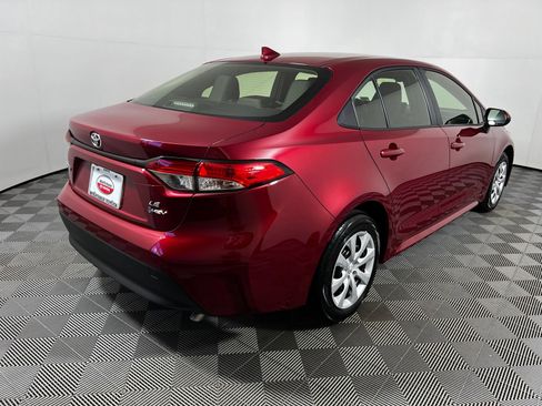Used 2026 Toyota Corolla LE FWD image 5