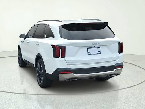 Certified 2024 Kia Sorento EX FWD image 4