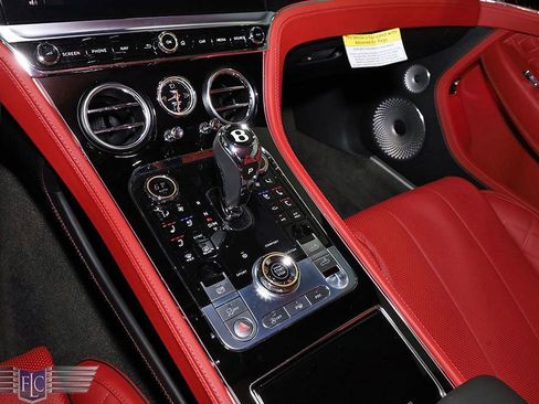 Used 2022 Bentley Continental GT V8 image 32