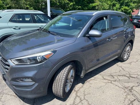 Used 2017 Hyundai Tucson SE FWD image 2