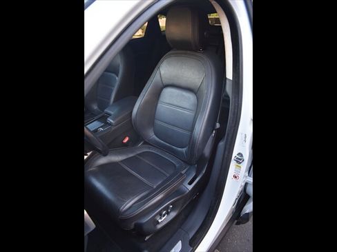 Used 2019 Jaguar F-PACE Prestige AWD/4WD image 16