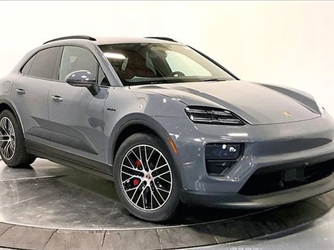 New 2025 Porsche Macan 4S Electric image 15